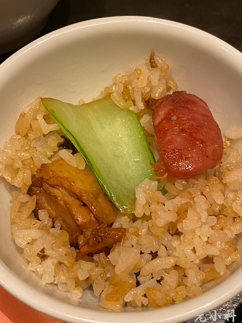 櫻花樹下的海南雞飯