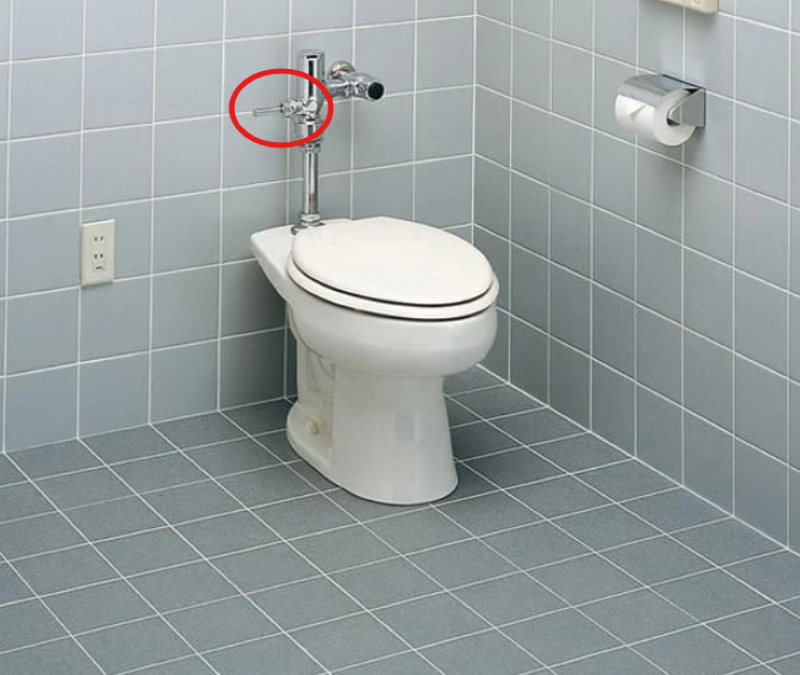 日本公廁沖水把手之謎 2 toilet